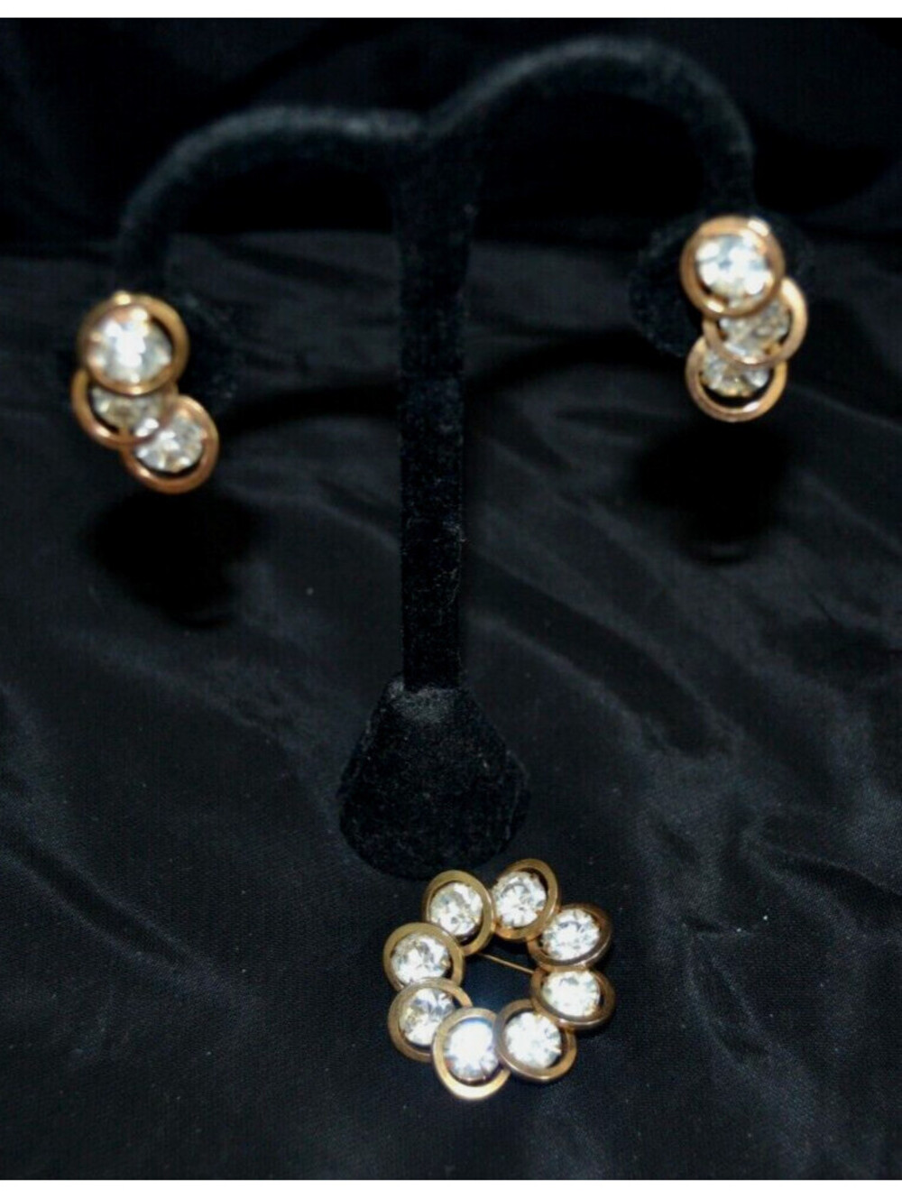 Vintage Judy Lee Signed Rhinestone Brooch & Clip-On Earrings Set Gold Tone